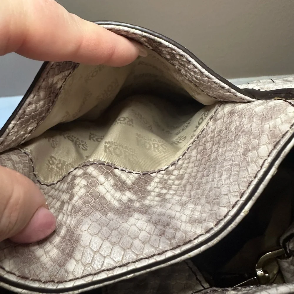 Michael Kors EUC Frances Snake Embossed Leather Shoulder Bag in Cocoa